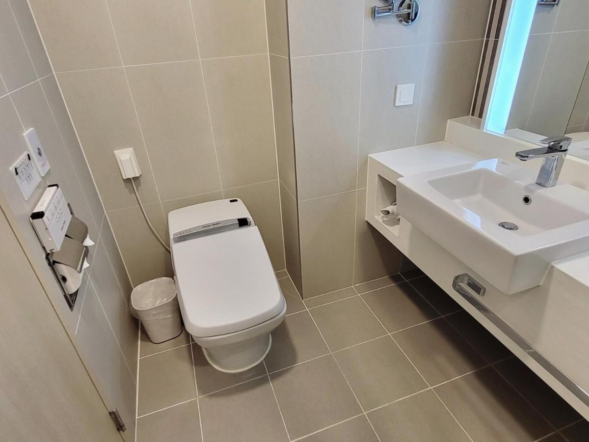 Hotel Tour Incheon Airport Hotel & Suites Экстерьер фото