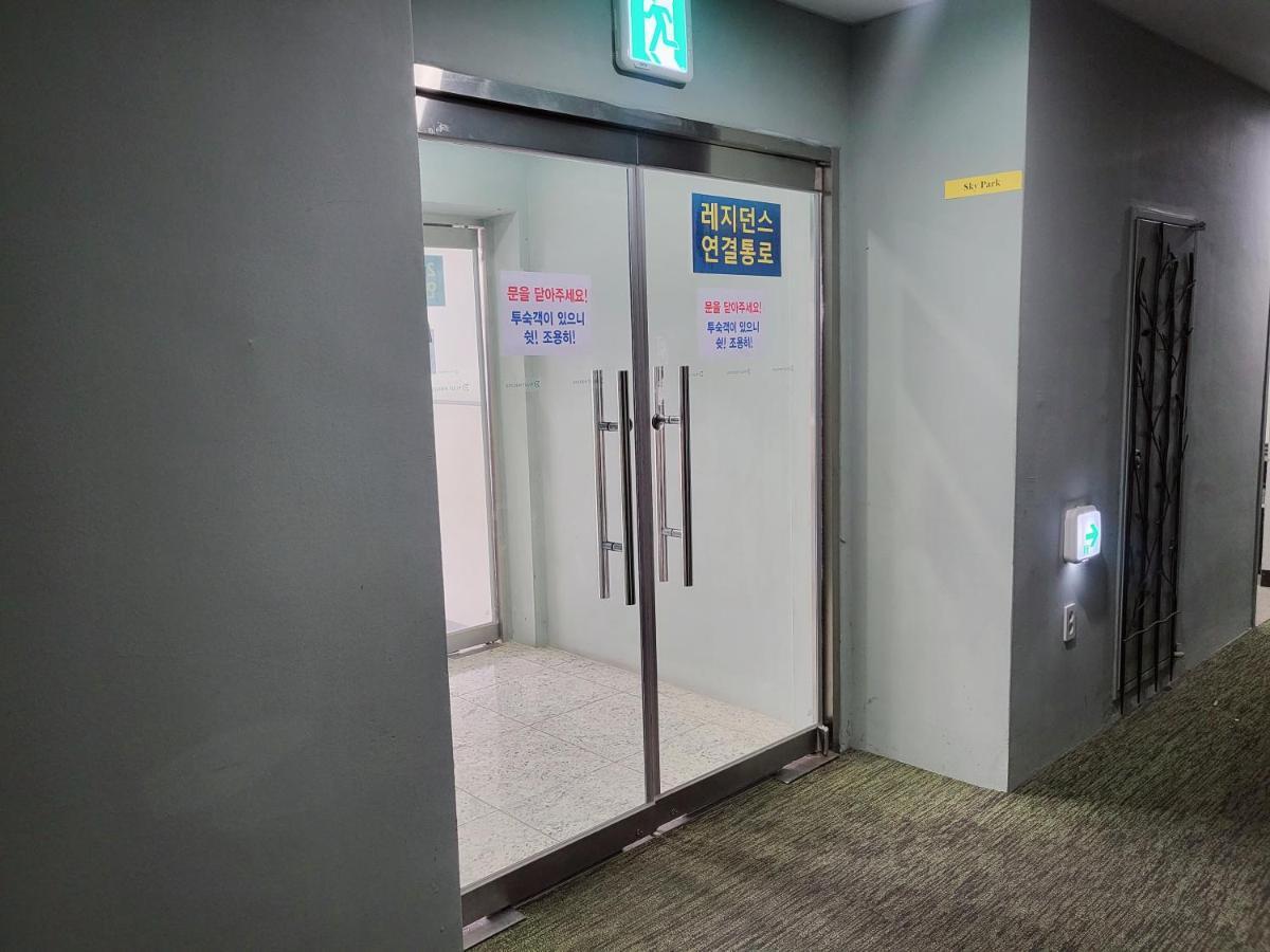 Hotel Tour Incheon Airport Hotel & Suites Экстерьер фото
